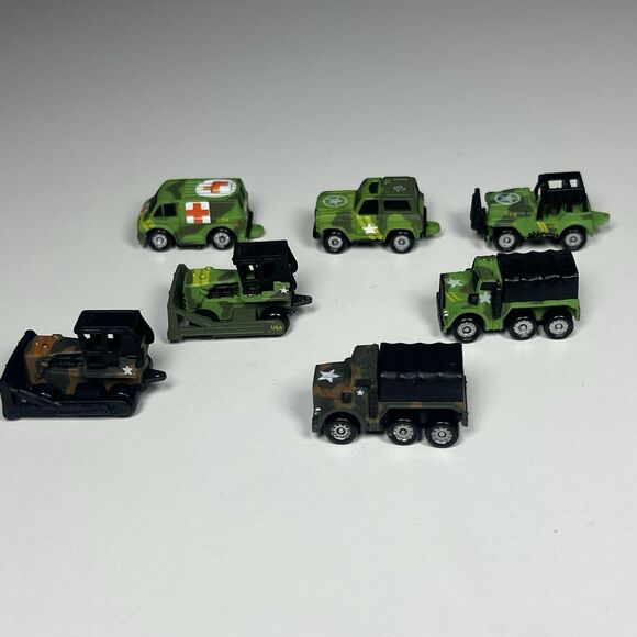 7 Vintage Micro Machines Military Army Vehicles Lot Blazer Ambulance Cargo Dozer - Picture 6 of 9